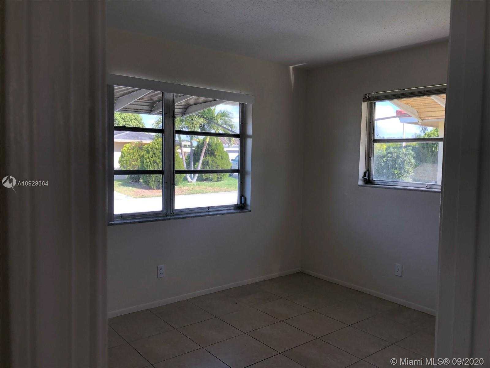Small Image of 7014 NORTH WEST 58TH CT, Tamarac Number 12