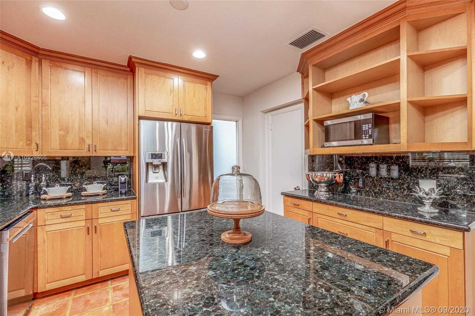 Small Image of 40 SOUTH WEST 31ST RD, Coconut Grove Number 10