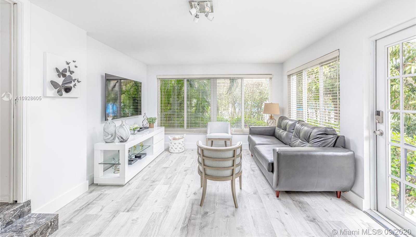 Small Image of 40 SOUTH WEST 31ST RD, Coconut Grove Number 13