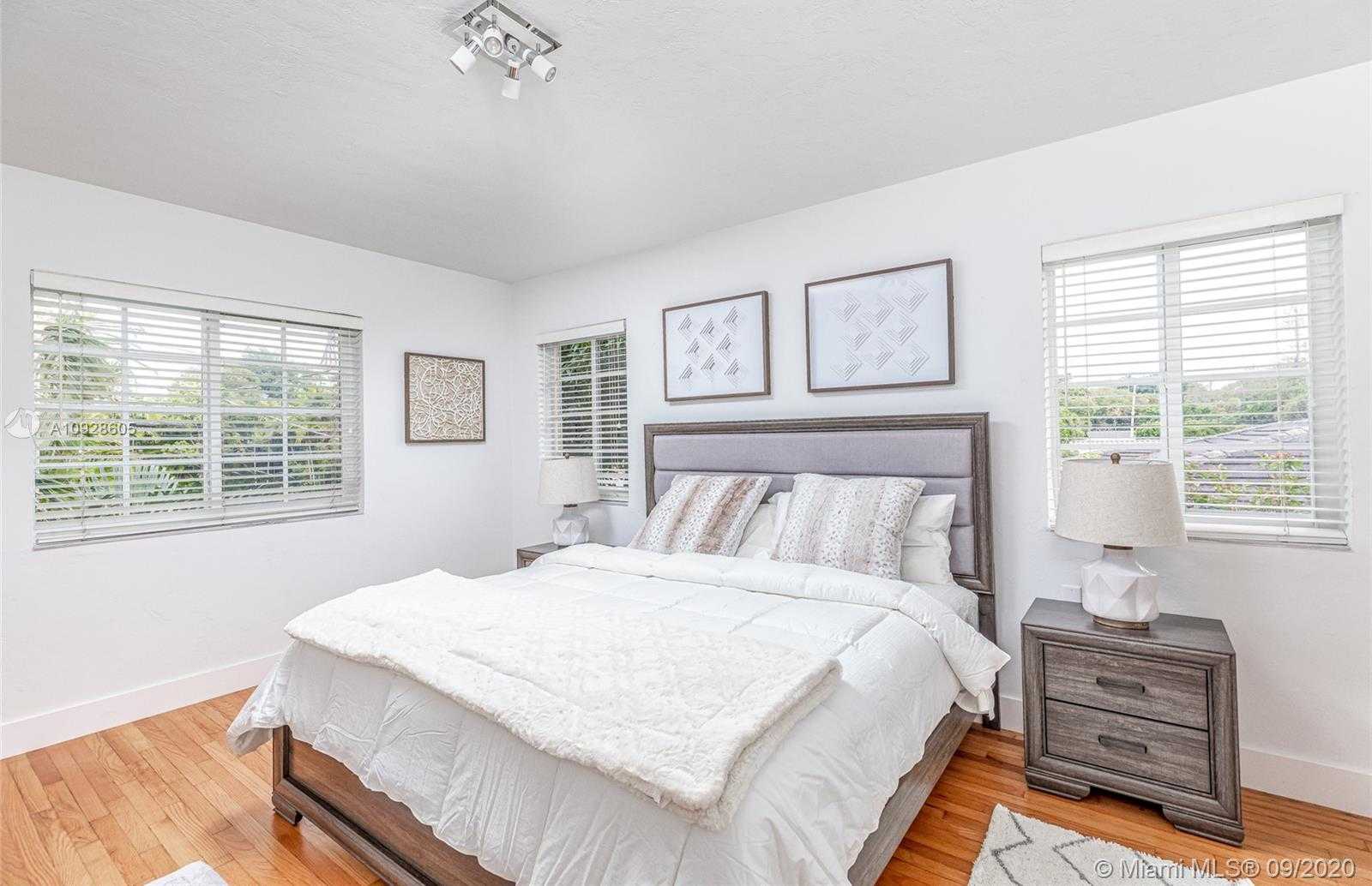 Small Image of 40 SOUTH WEST 31ST RD, Coconut Grove Number 20