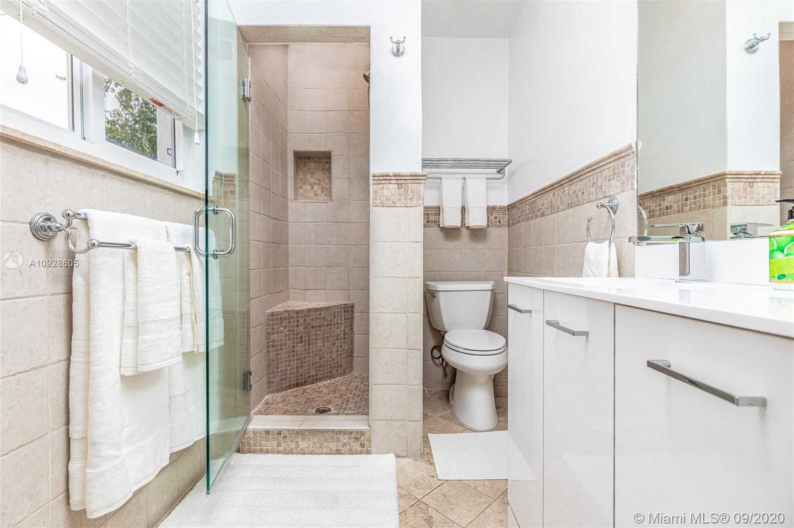Small Image of 40 SOUTH WEST 31ST RD, Coconut Grove Number 23