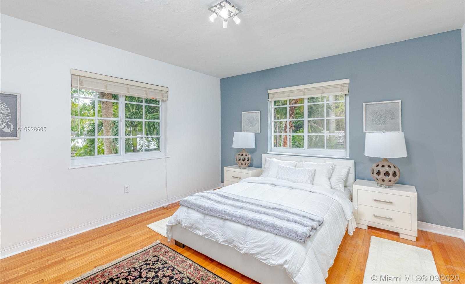 Small Image of 40 SOUTH WEST 31ST RD, Coconut Grove Number 24