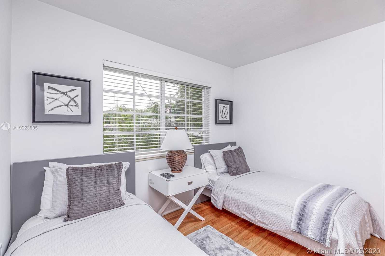 Small Image of 40 SOUTH WEST 31ST RD, Coconut Grove Number 29