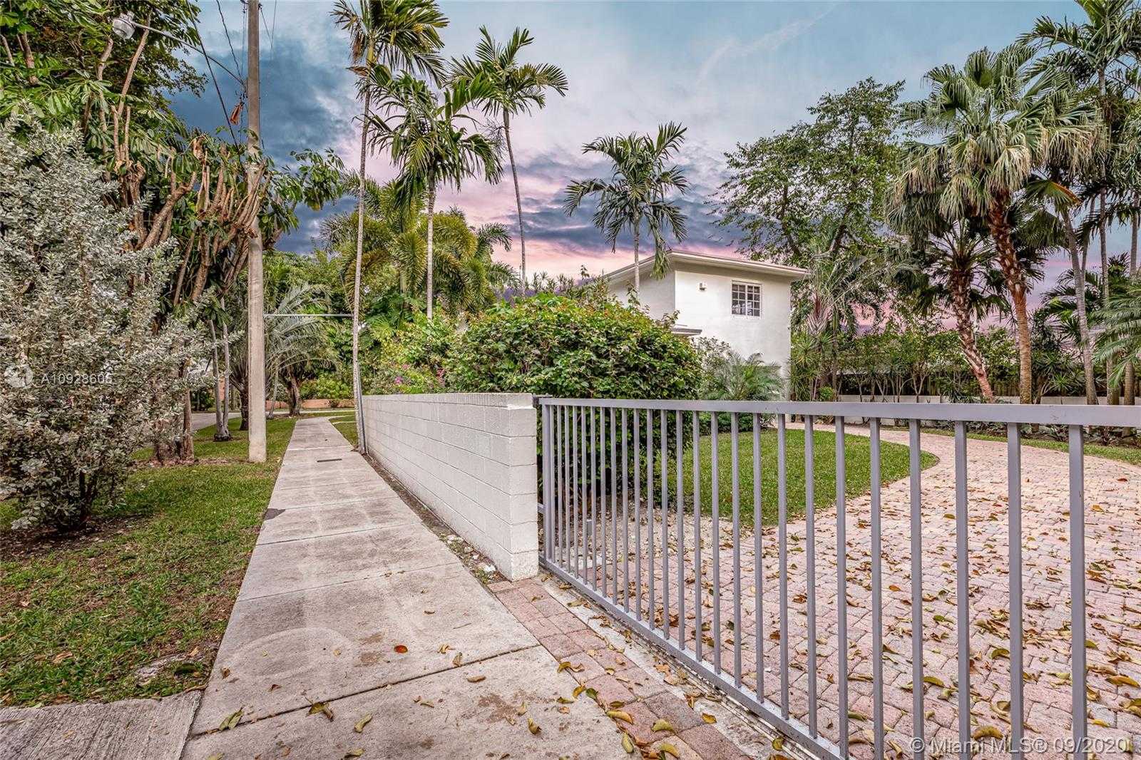 Small Image of 40 SOUTH WEST 31ST RD, Coconut Grove Number 36