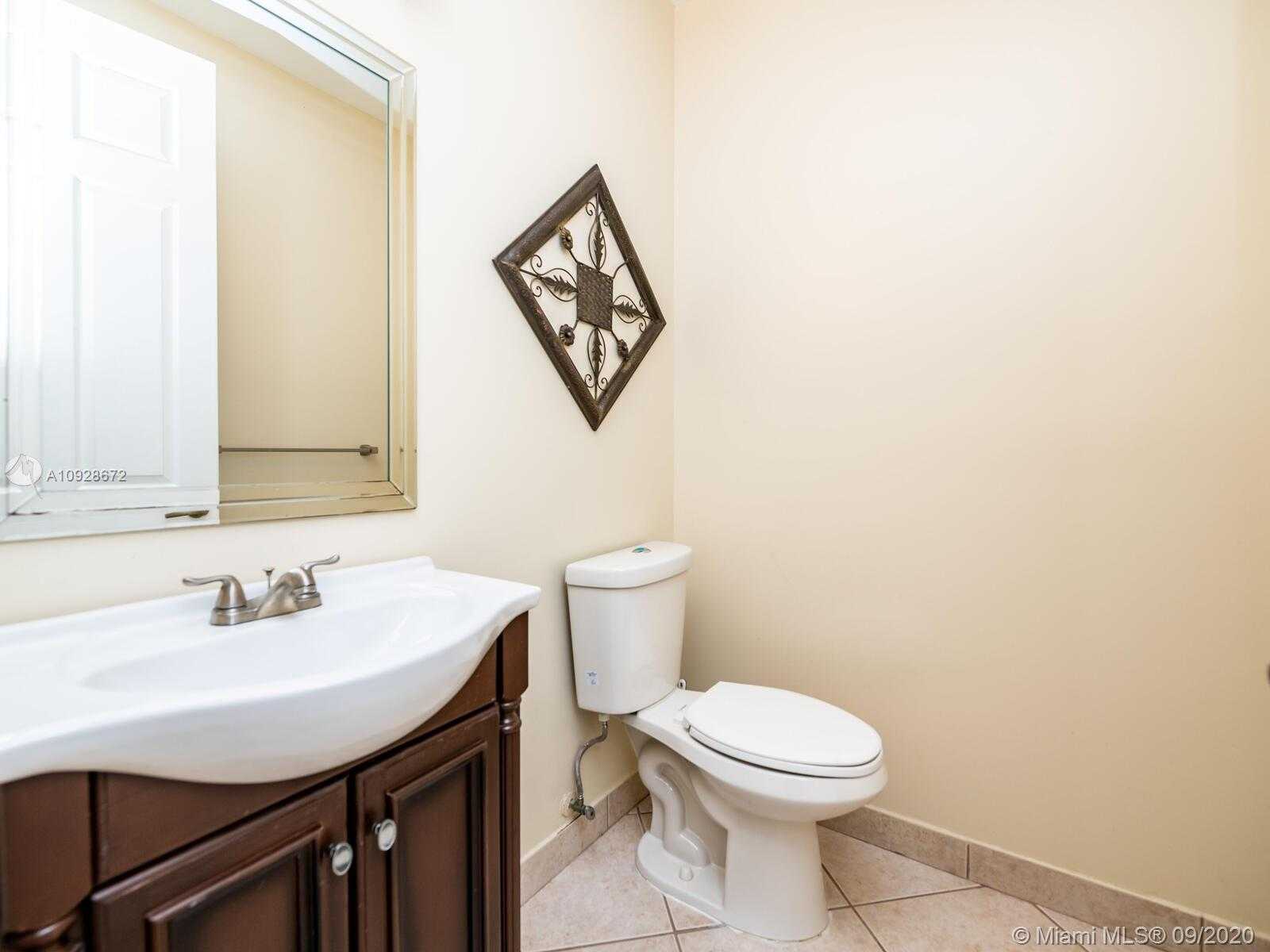 Small Image of 1250 HAYES ST, Hollywood Number 6