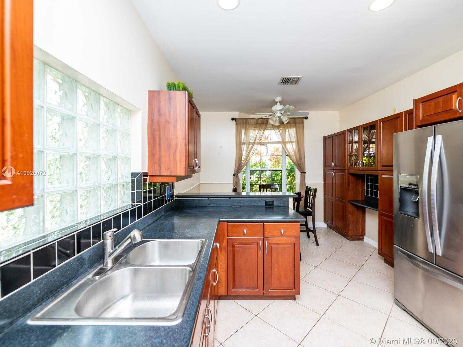Small Image of 1250 HAYES ST, Hollywood Number 8