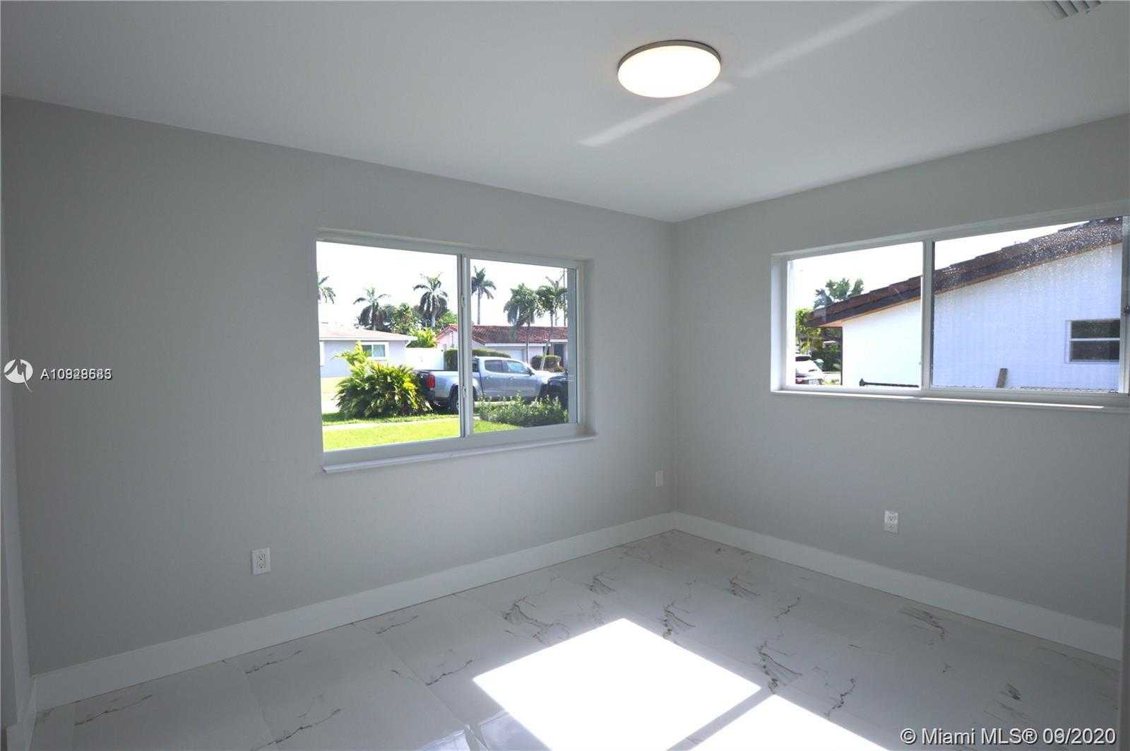 Small Image of 9040 SOUTH WEST 48TH TER, Miami Number 10