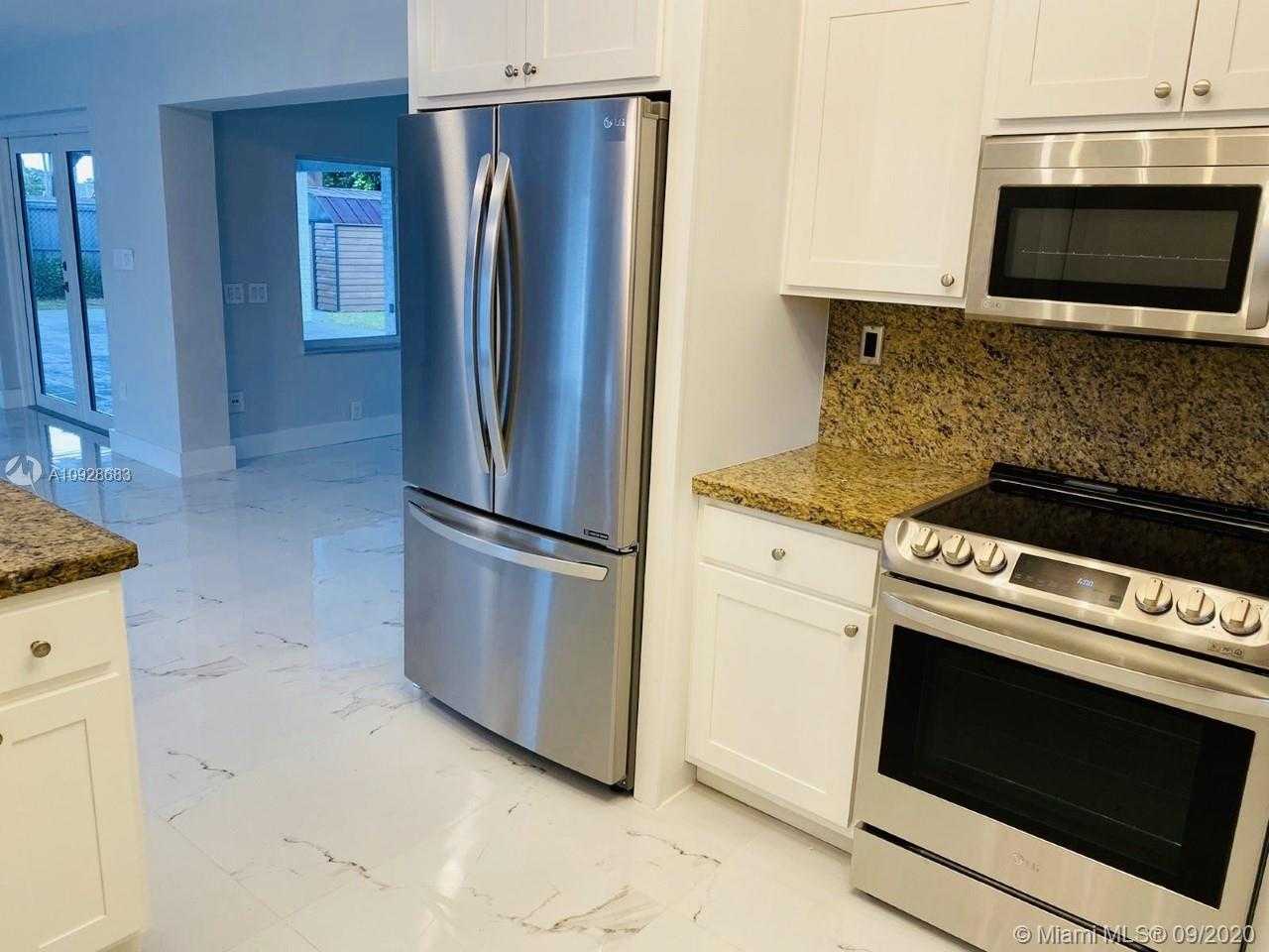 Small Image of 9040 SOUTH WEST 48TH TER, Miami Number 6