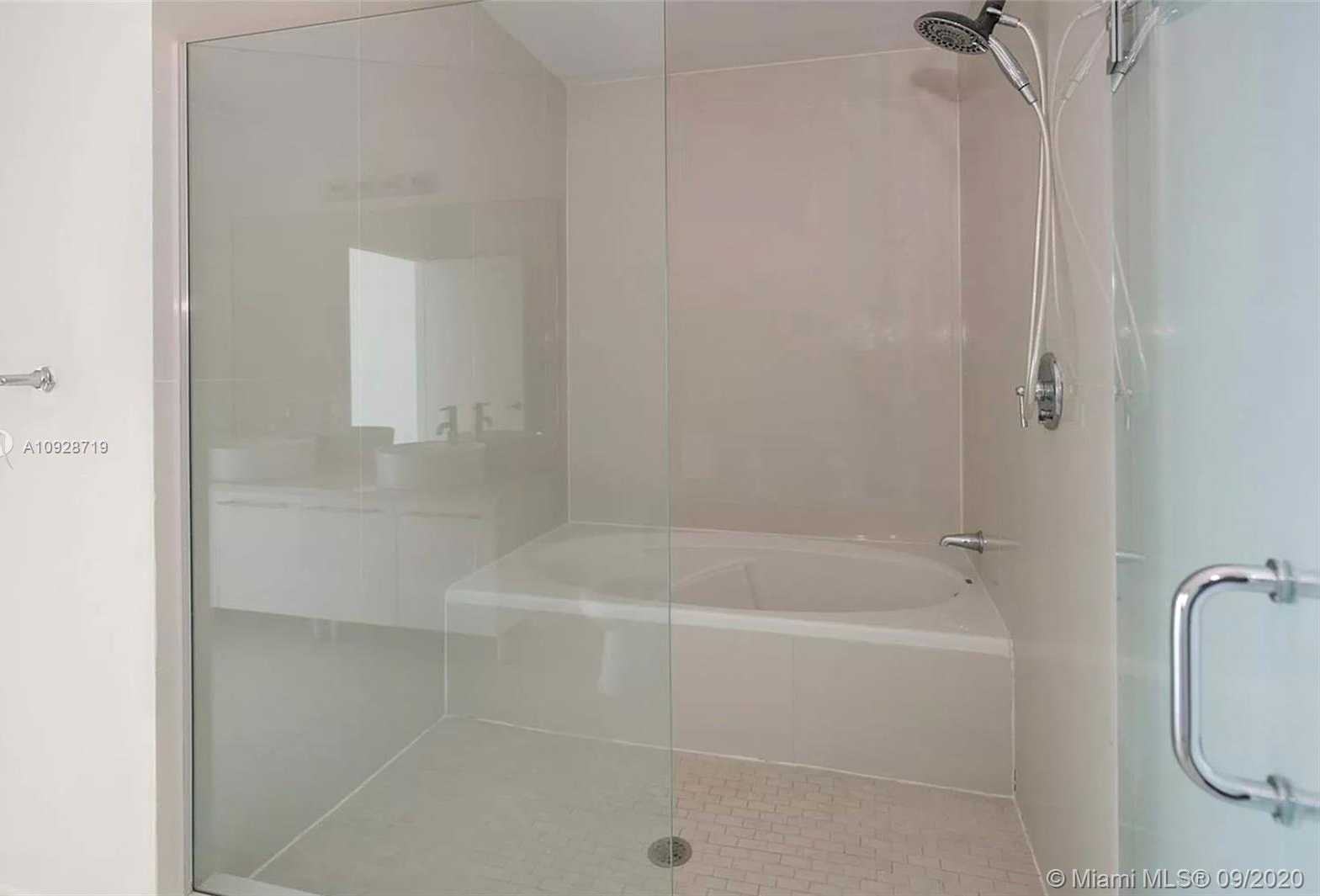 Small Image of 888 BISCAYNE BLVD #4201, Miami Number 11