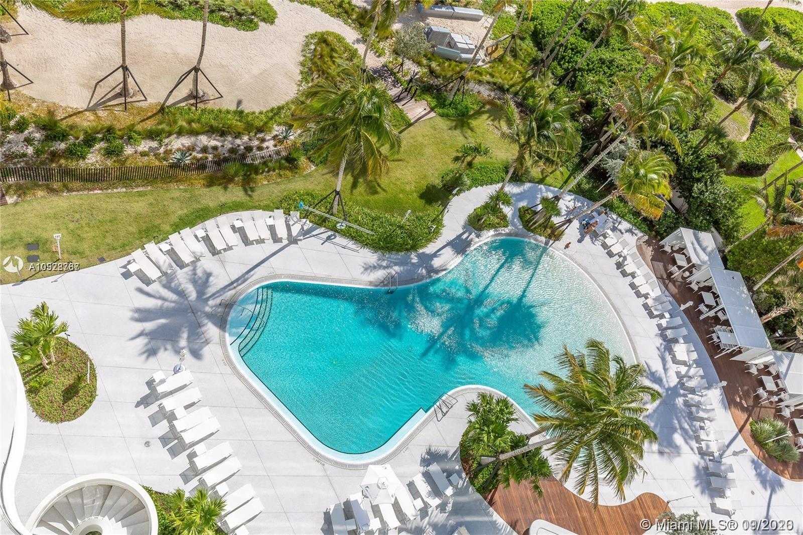 Small Image of 16901 COLLINS AVE #1402, Sunny Isles Beach Number 3