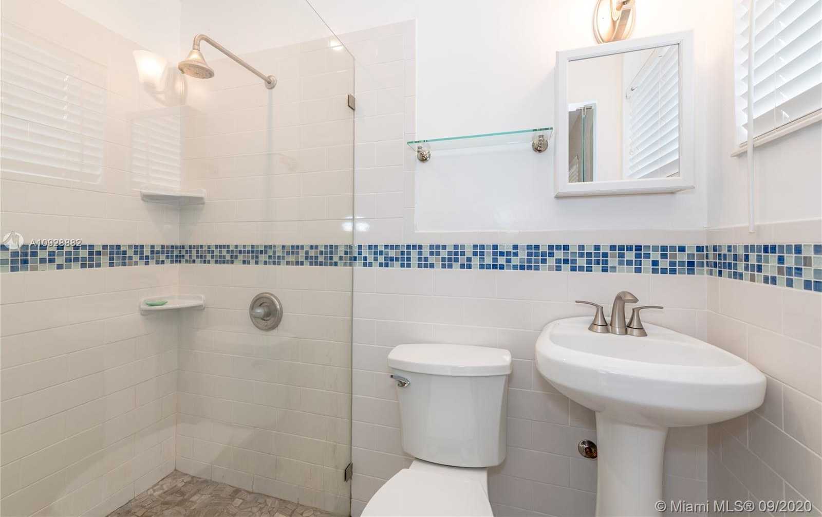 Small Image of 931 Bluebird Ave, Miami Springs, FL 33166, USA Number 13