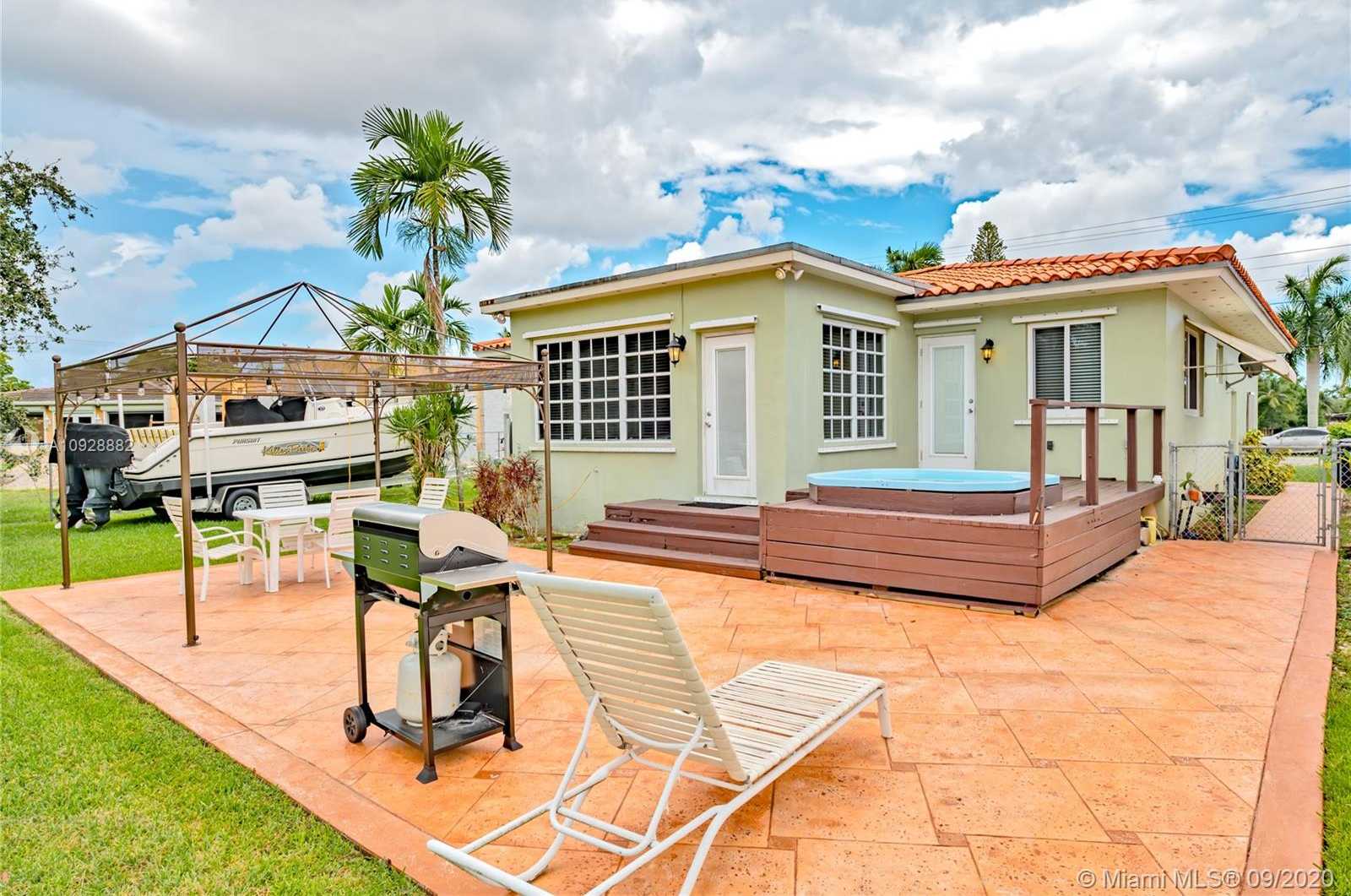 Small Image of 931 Bluebird Ave, Miami Springs, FL 33166, USA Number 18