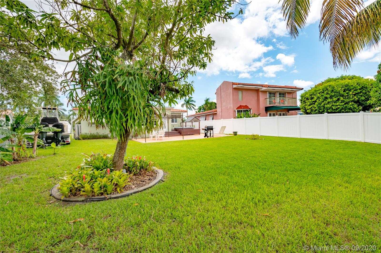 Small Image of 931 Bluebird Ave, Miami Springs, FL 33166, USA Number 22