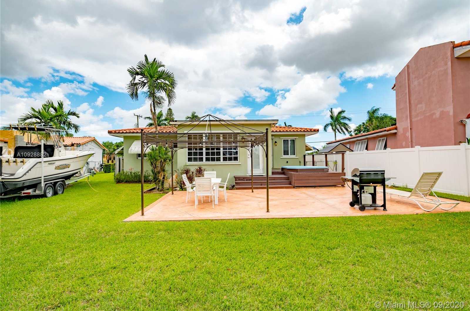 Small Image of 931 Bluebird Ave, Miami Springs, FL 33166, USA Number 24