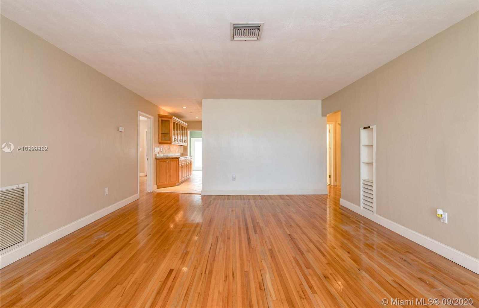 Small Image of 931 Bluebird Ave, Miami Springs, FL 33166, USA Number 7