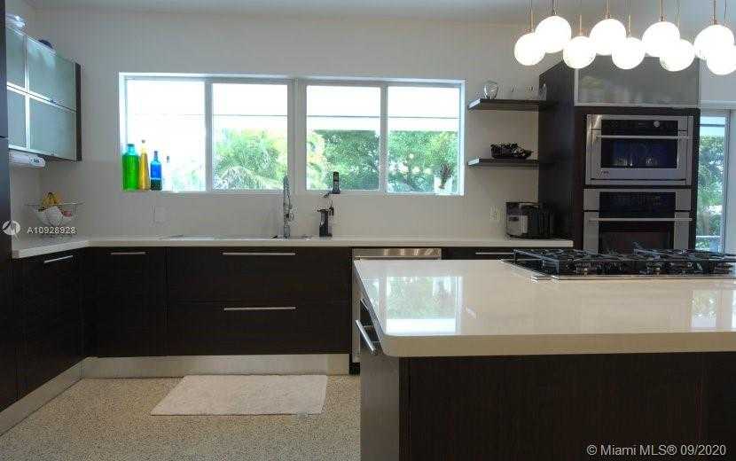 Small Image of 731 NORTH EAST 67TH ST, Miami Number 11