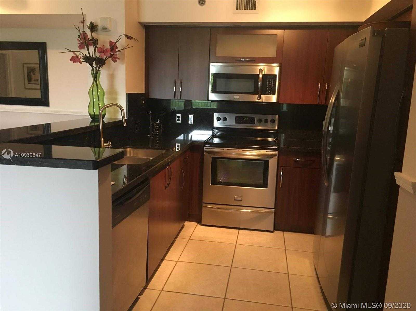 Small Image of 19999 E COUNTRY CLUB DR #303, Aventura Number 2