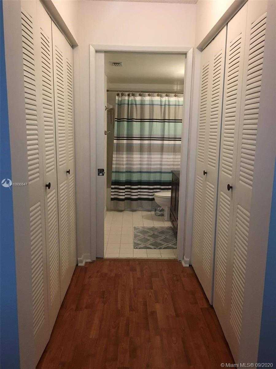 Small Image of 19999 E COUNTRY CLUB DR #303, Aventura Number 7