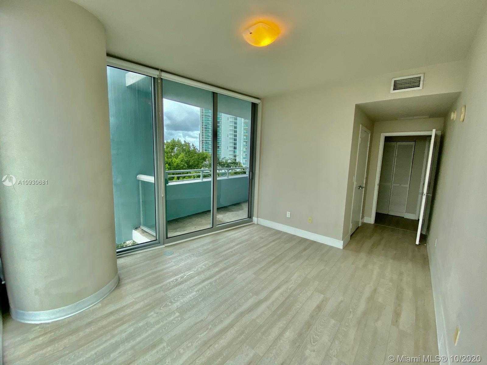 Small Image of 888 BISCAYNE BLVD #1601, Miami Number 8