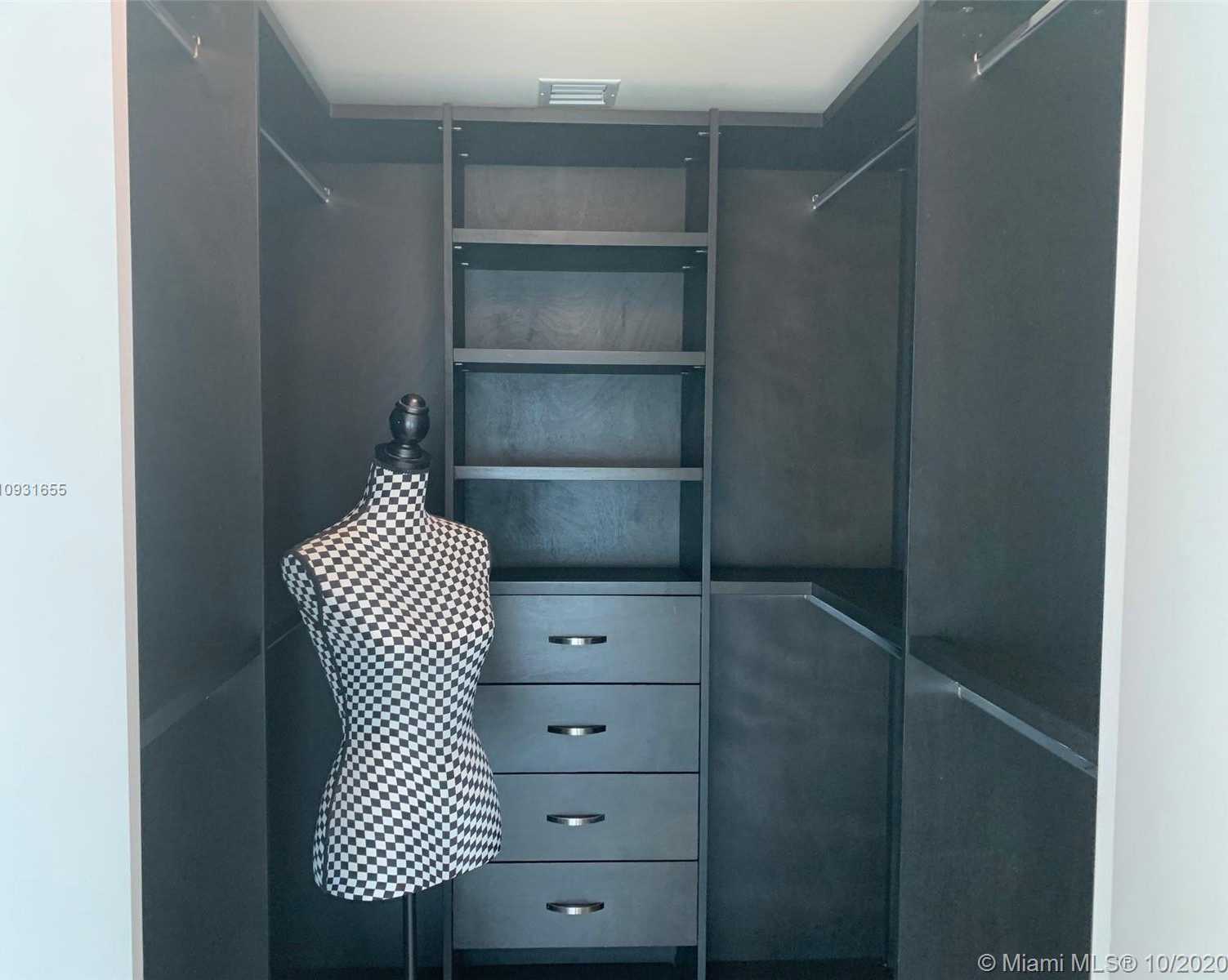 Small Image of 888 BISCAYNE BLVD #3906, Miami Number 5