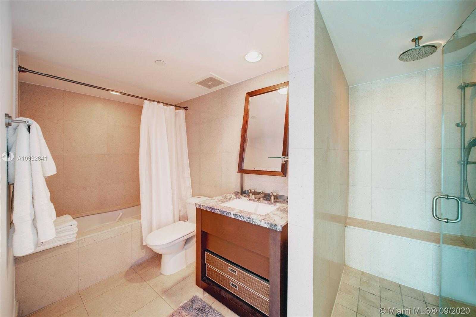 Small Image of 6801 COLLINS AVE #1102, Miami Beach Number 12