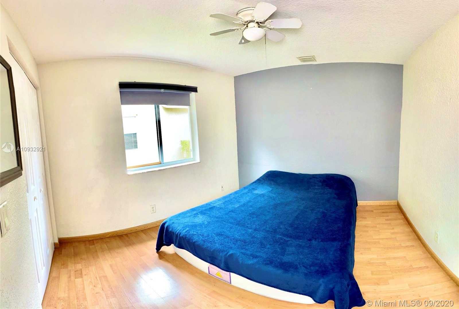 Small Image of 1284 CANARY ISLAND DR, Weston Number 10