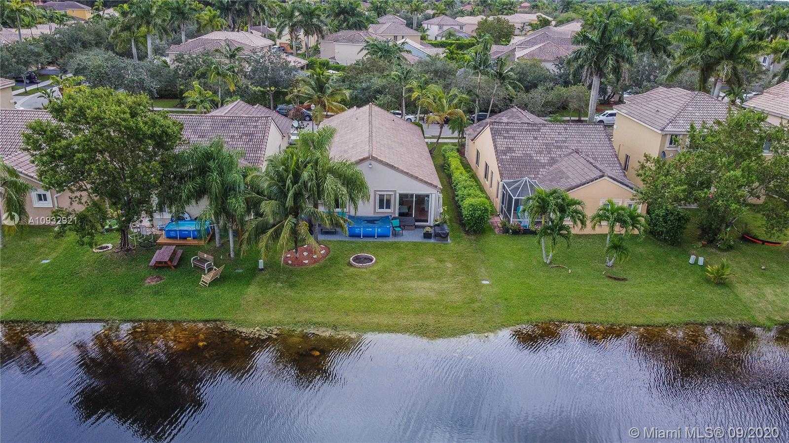Small Image of 1284 CANARY ISLAND DR, Weston Number 32