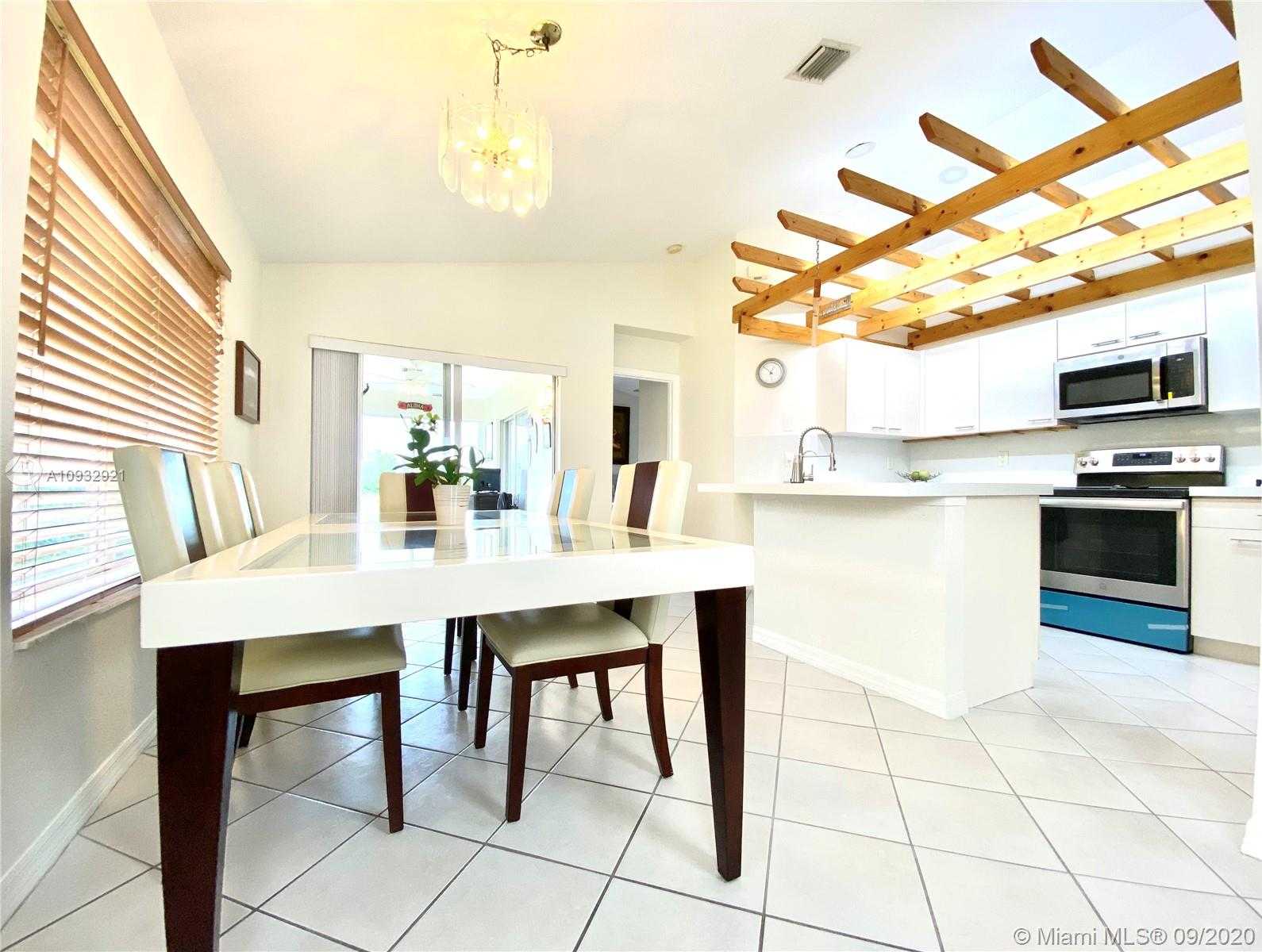 Small Image of 1284 CANARY ISLAND DR, Weston Number 4