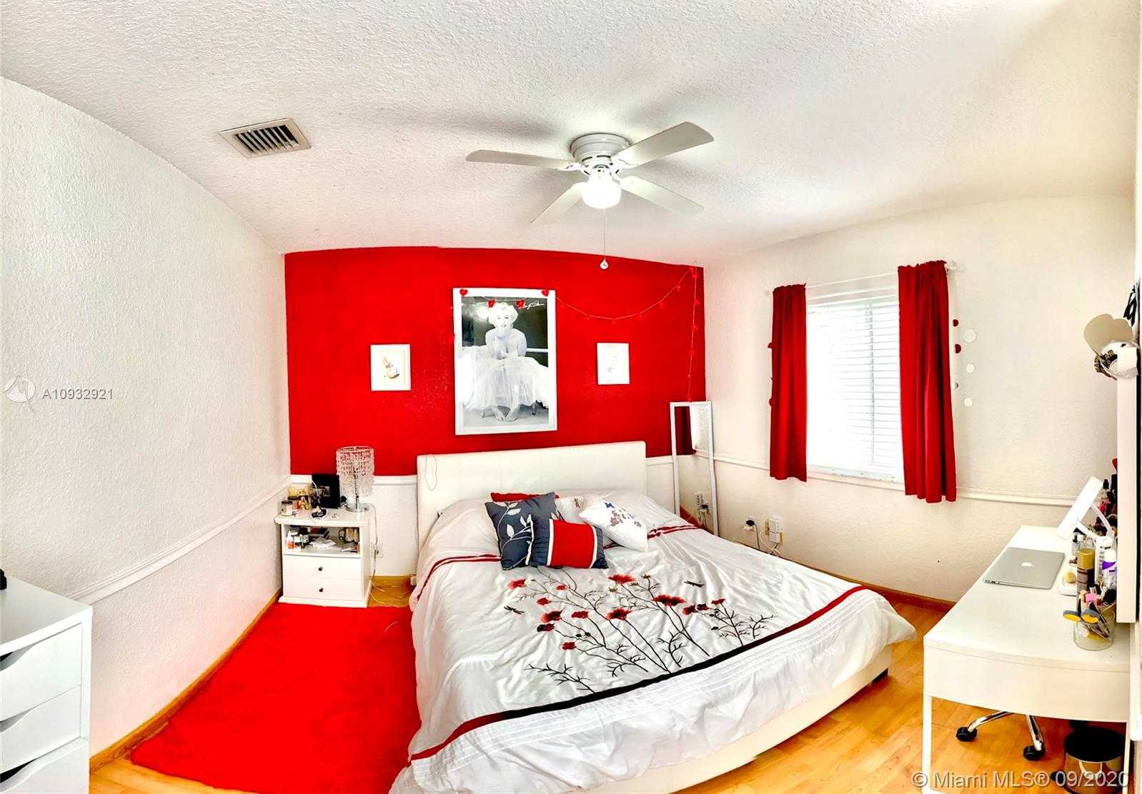 Small Image of 1284 CANARY ISLAND DR, Weston Number 9