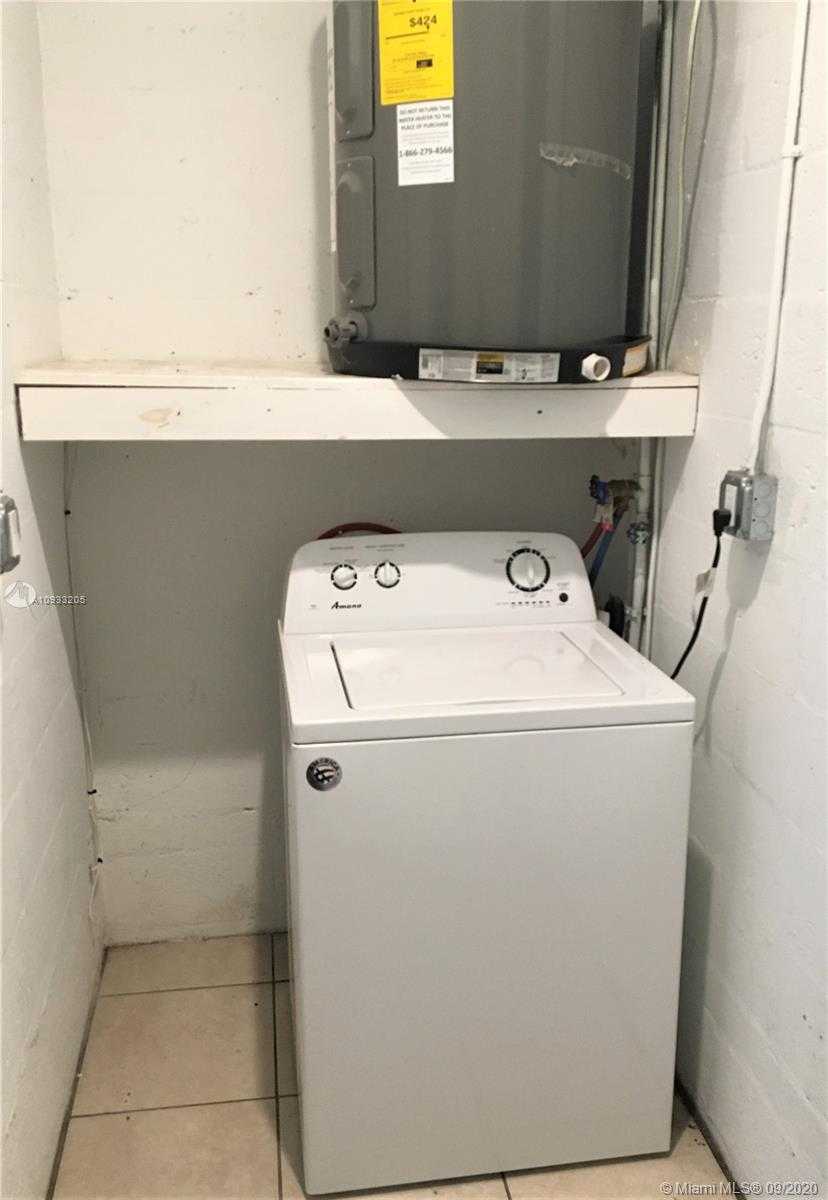 Small Image of 1828 LAUDERDALE MANOR DR #1, Fort Lauderdale Number 10