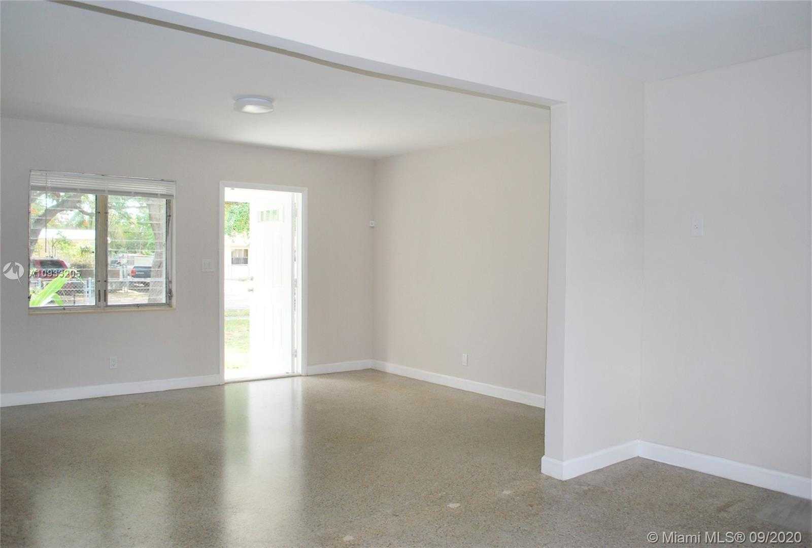 Small Image of 1828 LAUDERDALE MANOR DR #1, Fort Lauderdale Number 8