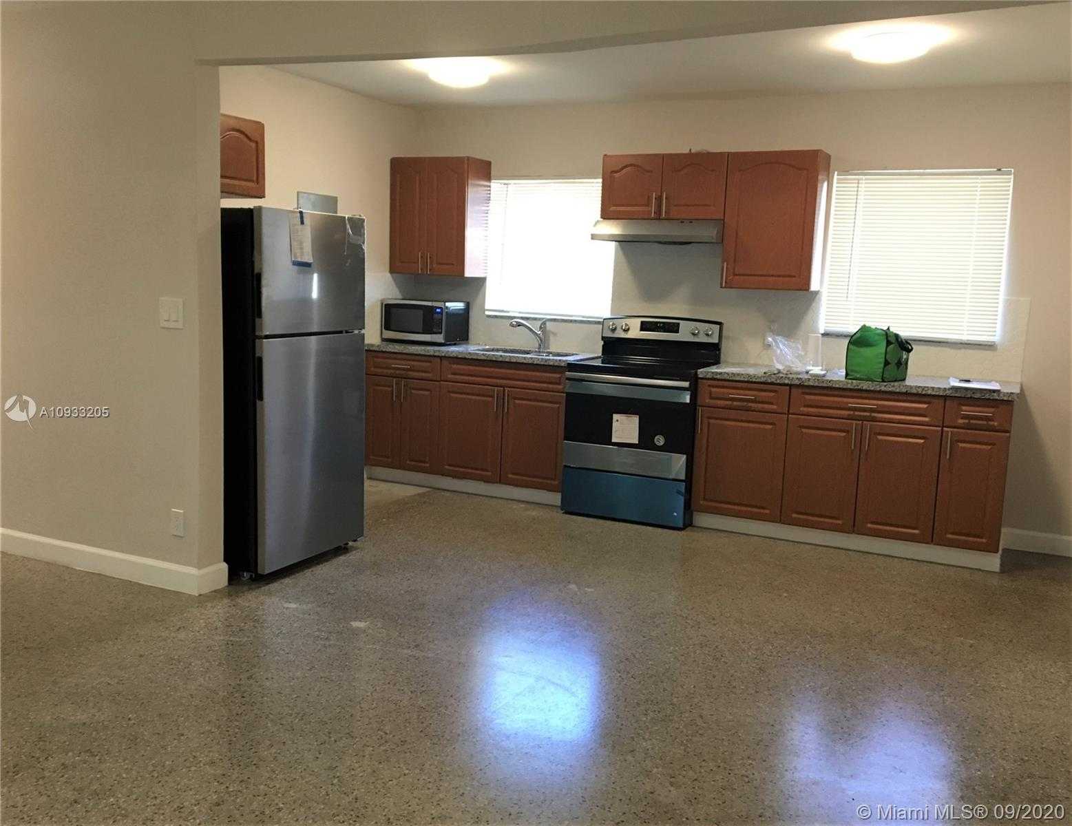 Small Image of 1828 LAUDERDALE MANOR DR #1, Fort Lauderdale Number 9