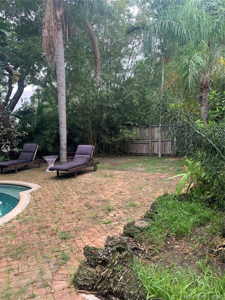 Small Image of 7607 NORTH EAST 7TH AVE, Miami Number 17