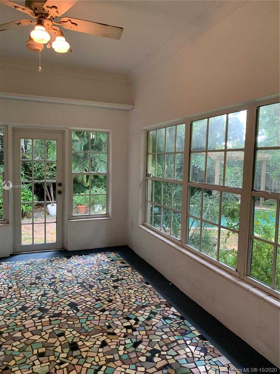Small Image of 7607 NORTH EAST 7TH AVE, Miami Number 27