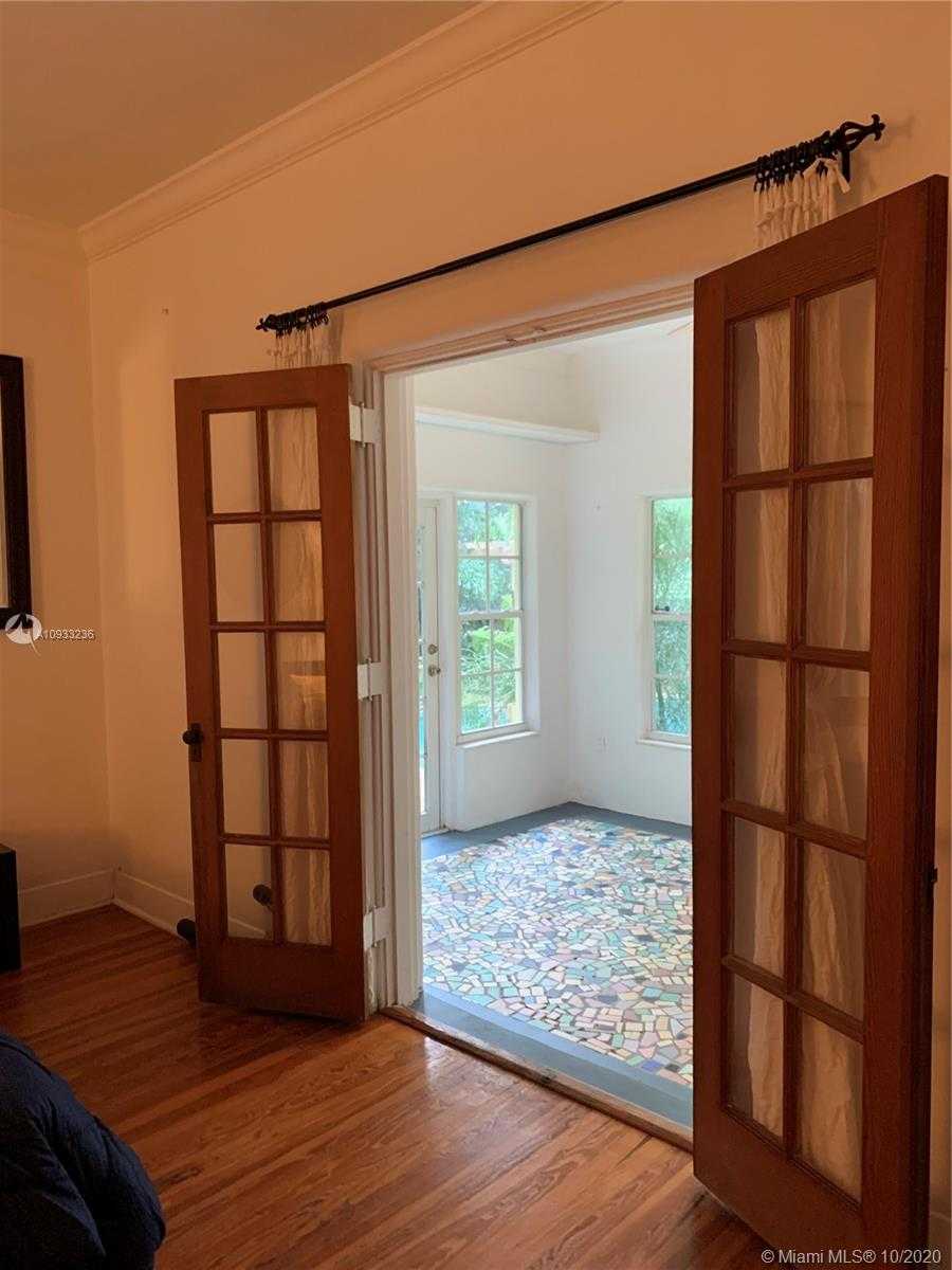 Small Image of 7607 NORTH EAST 7TH AVE, Miami Number 31