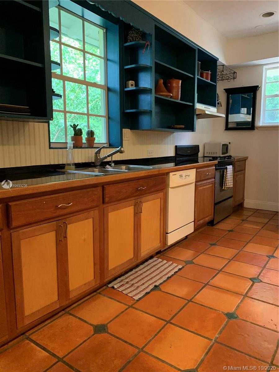 Small Image of 7607 NORTH EAST 7TH AVE, Miami Number 32