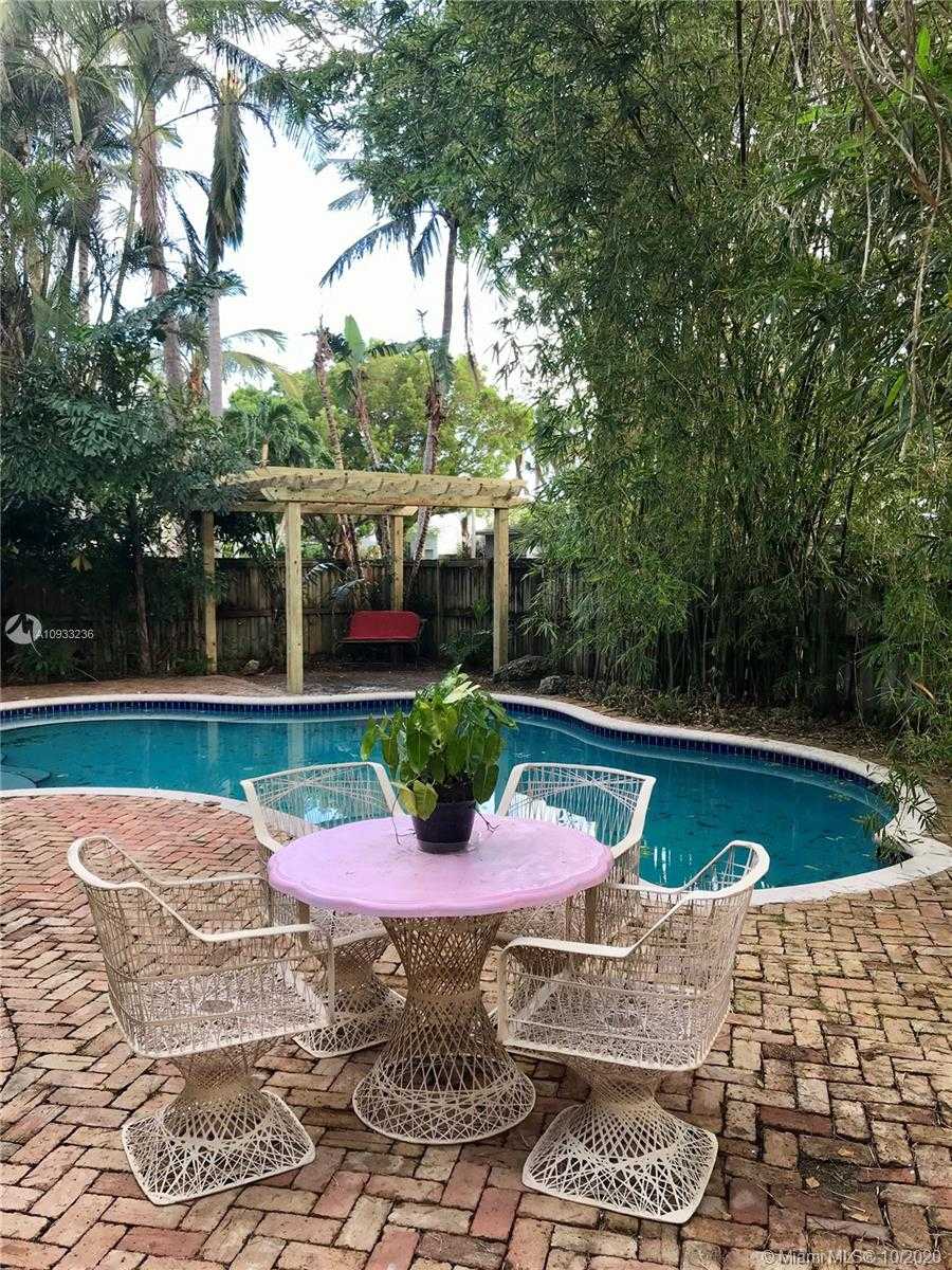 Small Image of 7607 NORTH EAST 7TH AVE, Miami Number 4