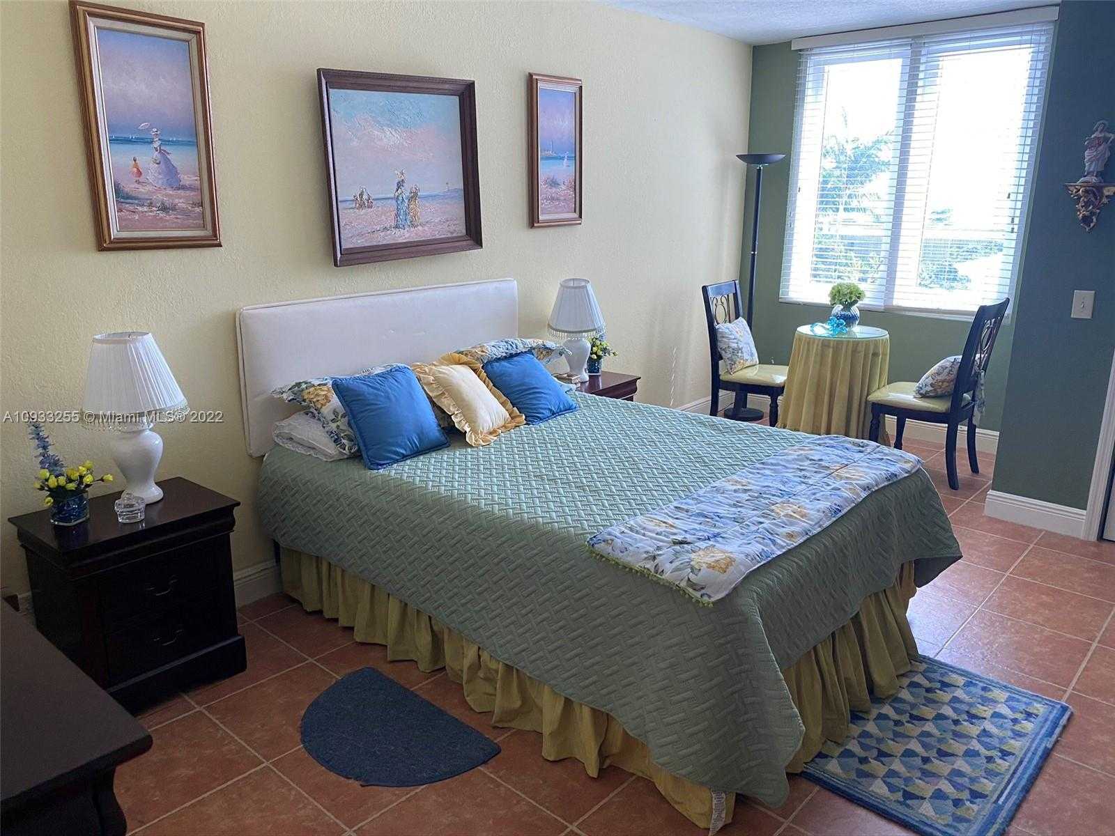 Small Image of 2301 COLLINS AVE #525, Miami Beach Number 2