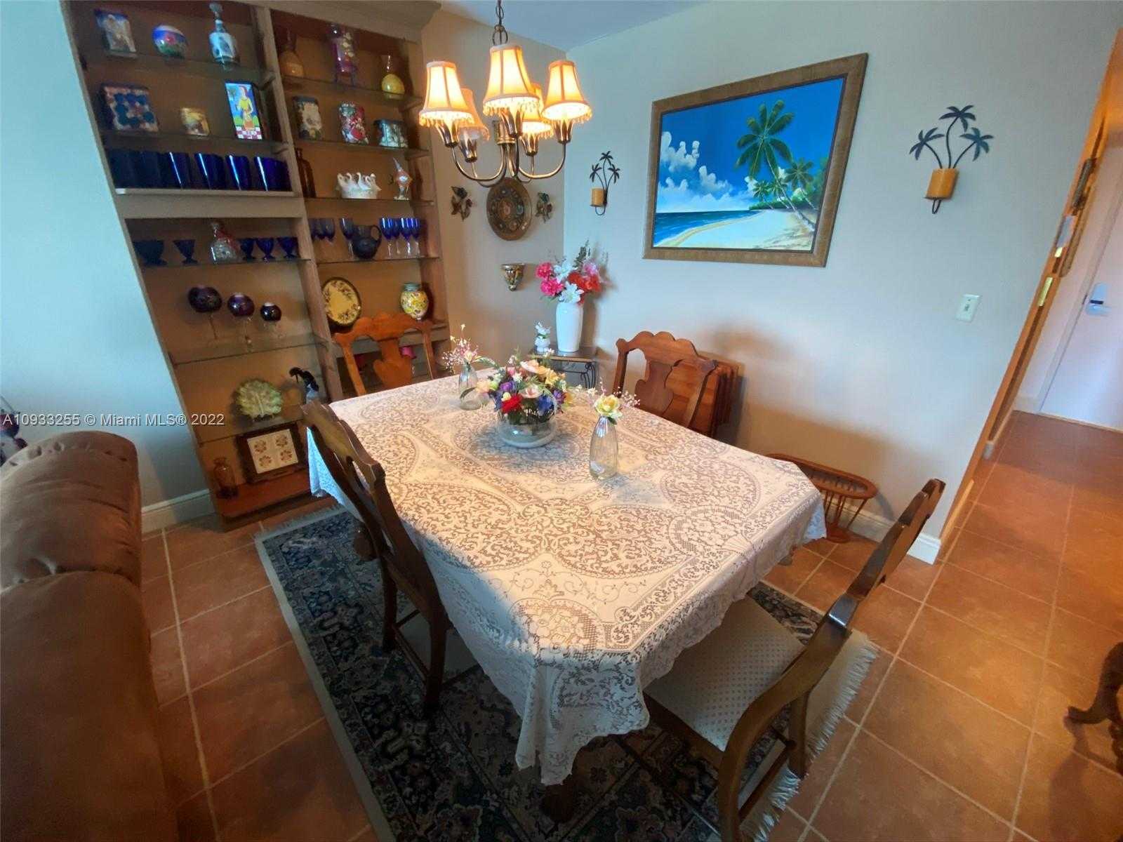 Small Image of 2301 COLLINS AVE #525, Miami Beach Number 5
