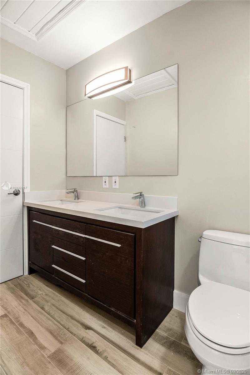 Small Image of 2952 SOUTH WEST 27TH TER, Miami Number 14