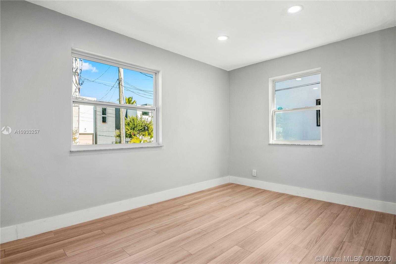 Small Image of 2952 SOUTH WEST 27TH TER, Miami Number 19