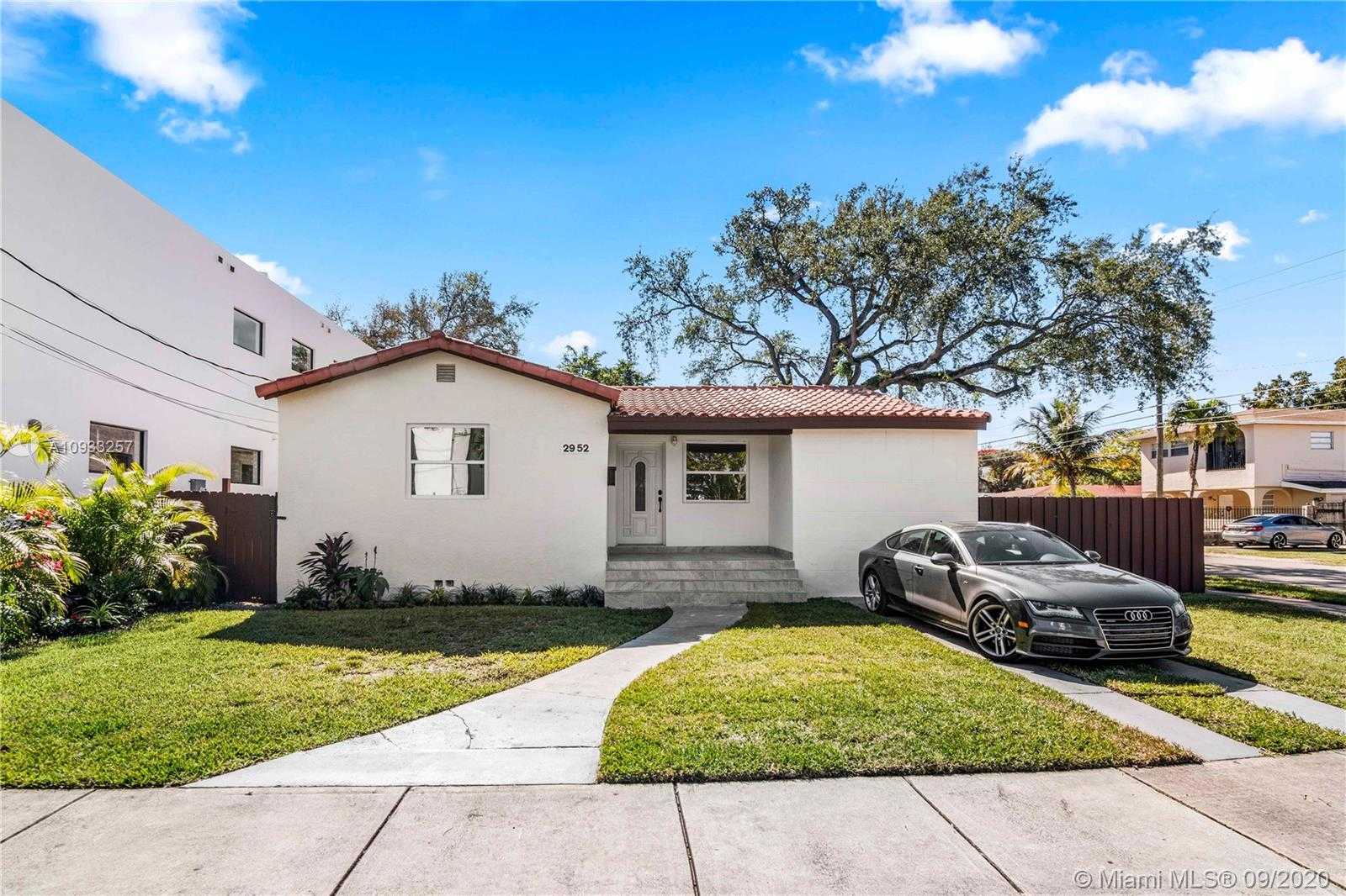 Small Image of 2952 SOUTH WEST 27TH TER, Miami Number 3