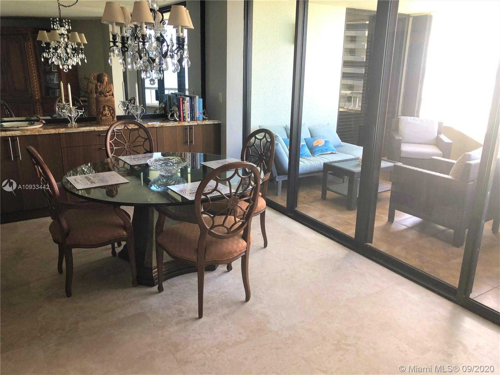 Small Image of 5070 N Ocean Dr, Riviera Beach, FL 33404, USA Number 12
