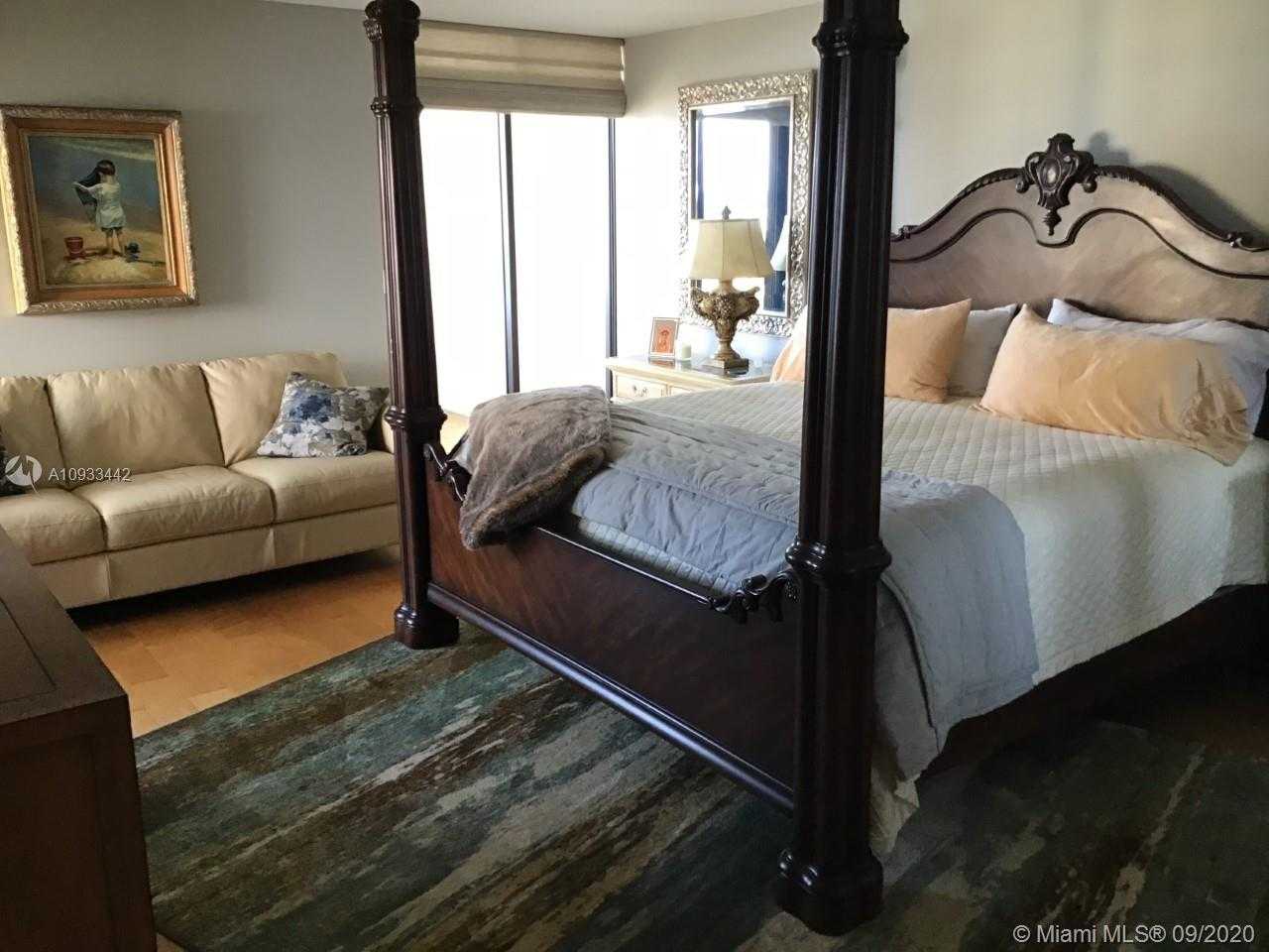 Small Image of 5070 N Ocean Dr, Riviera Beach, FL 33404, USA Number 14