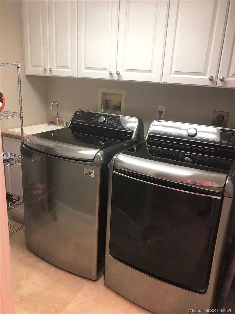 Small Image of 5070 N Ocean Dr, Riviera Beach, FL 33404, USA Number 19