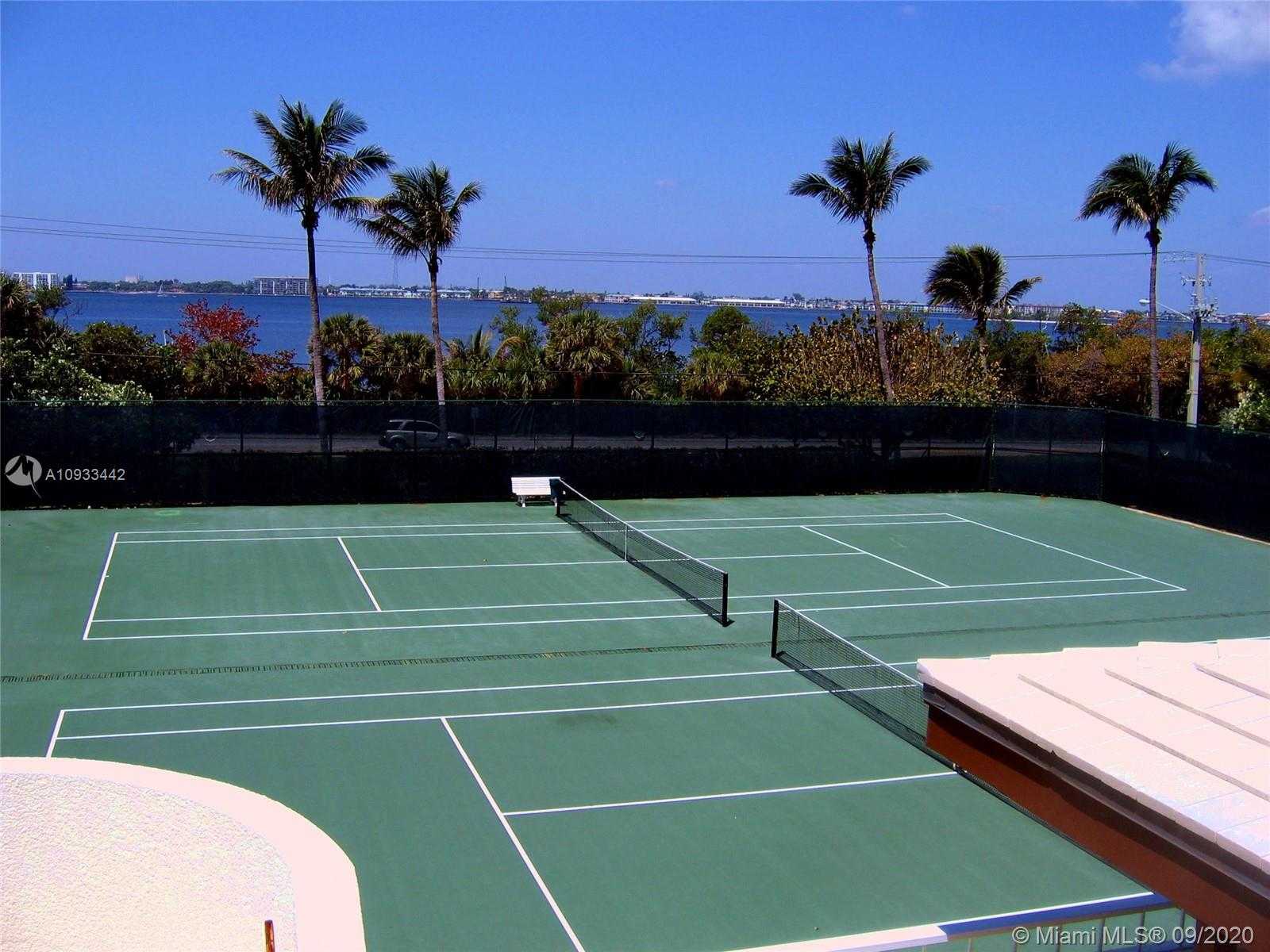 Small Image of 5070 N Ocean Dr, Riviera Beach, FL 33404, USA Number 25