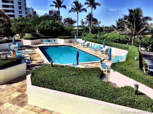 Small Image of 5070 N Ocean Dr, Riviera Beach, FL 33404, USA Number 27