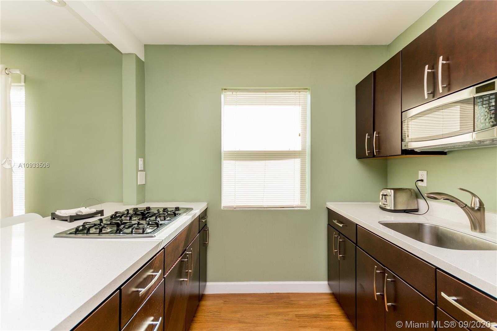 Small Image of 7430 CARLYLE AVE #3, Miami Beach Number 11