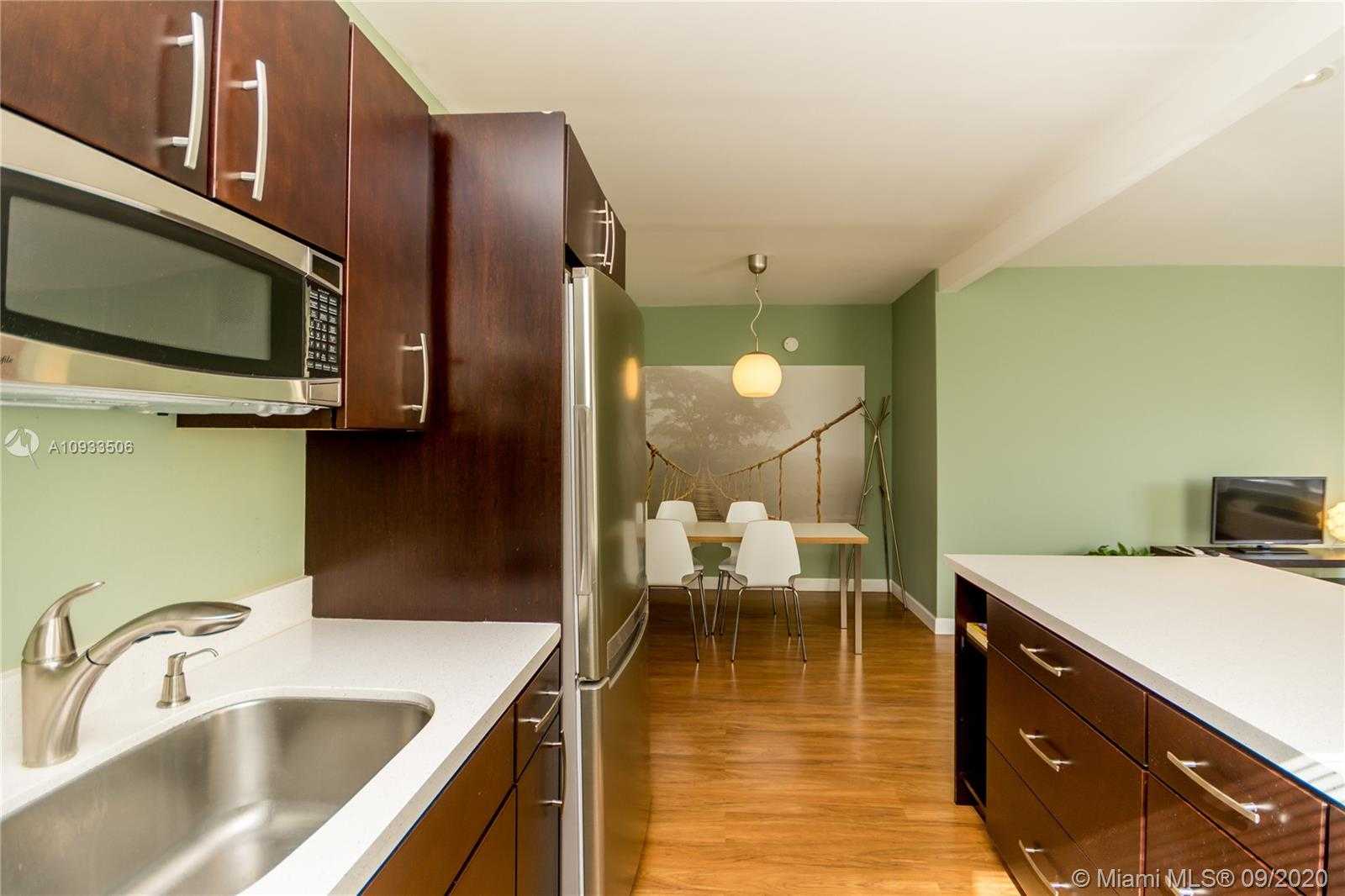 Small Image of 7430 CARLYLE AVE #3, Miami Beach Number 12