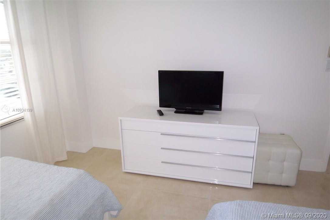 Small Image of 5161 COLLINS AV #806, Miami Beach Number 16